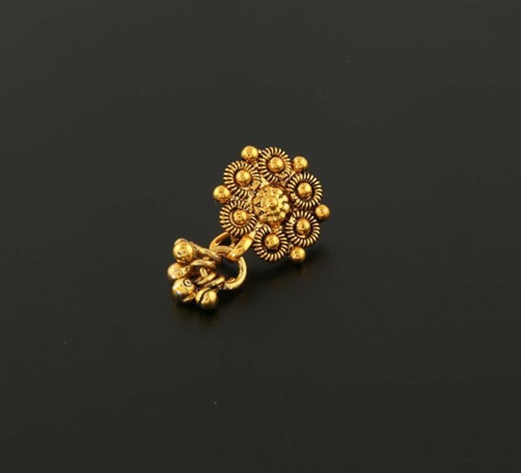 Floral nose pin - Trending Gold Nose Ring Designs