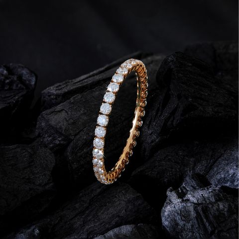 Classic Bangle with Solitaire Diamonds