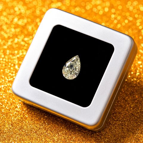 Pear solitaire diamond