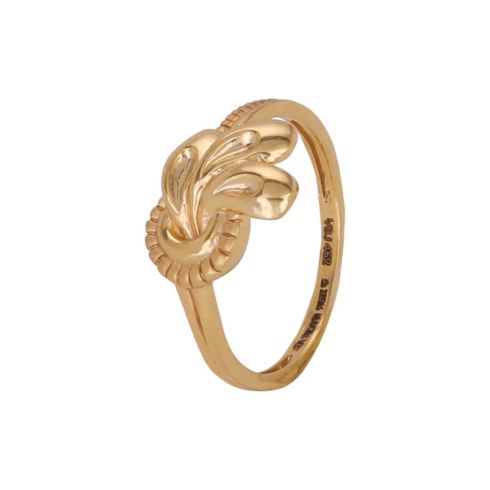 Gold ring with leaf pattern