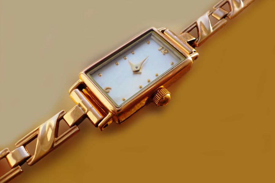 Gold Link Bracelet with Classic Metal Watches