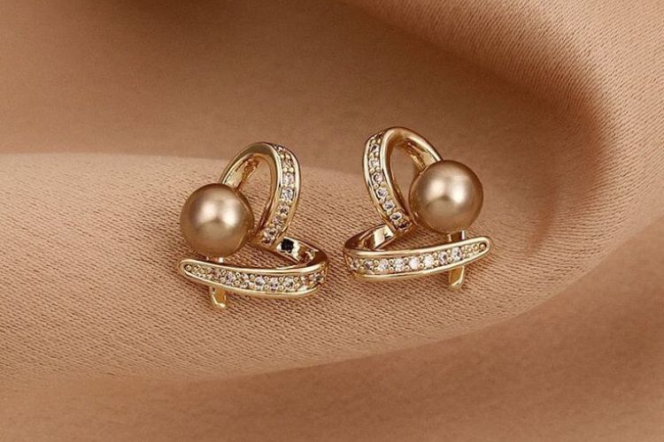 Pearl Earrings 2